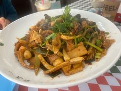 酱香香锅-拿渡·水煮鱼麻辣香锅(王府井奥莱·香江小镇店)