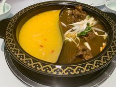 酸萝卜老鸭鸳鸯锅-gleeglee乐溢亦茶(合生汇店)