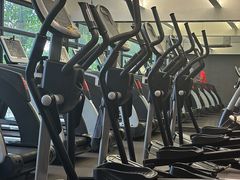 -奥龙堡游泳馆(广纸店)