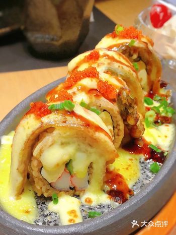 「芝士蒲烧鳗鱼焗卷」 鳗鱼片挺薄的  整体味道不错