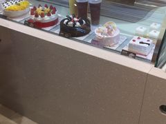 面包甜点陈列柜-面包新语(融创茂店)
