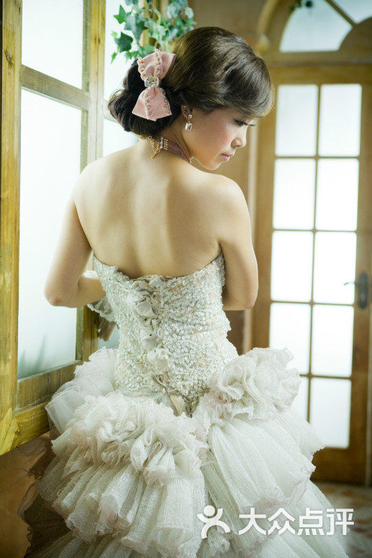 蒙娜丽莎婚纱摄影素颜照图片-郑州影楼