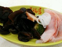 -泉福居酱骨头自助广场(南大街商业步行街店)