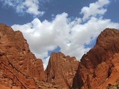 -天山神秘大峡谷