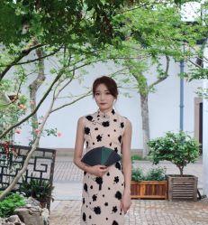 -一揽芳华汉服旗袍体验馆(拙政园店)