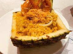 菠萝海鲜炒饭-美奈小馆·越南料理(中航城君尚购物中心店)
