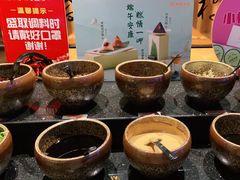 自助调料区-呷哺呷哺(万达新世界店)