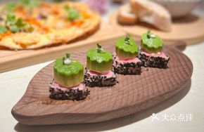 Lightly Seared Deep-Sea Tuna Tower