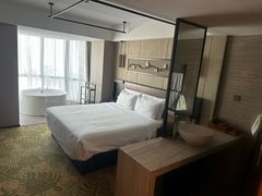 -深圳罗湖东门步行街亚朵X酒店
