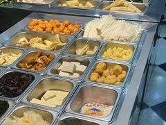 -愉肴麻辣香锅(中山路店)