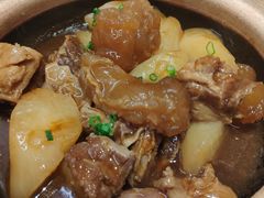 萝卜牛腩-香港百合居(LCM置汇旭辉广场店)