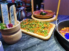 -热火朝天鲜切牛肉火锅(南强街巷店)