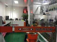 -家乐福南翔店停车场