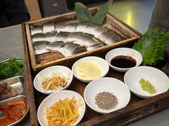 -围炉肉舍•炭烤活鳗•丹东海鲜烤肉(步行街店)