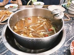-乳仔牛牦牛汤锅 烤羊排(松潘古城店)