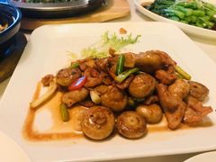 香煎口蘑脆爽肉-周三的情书花园餐厅(江北店)