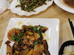 -洪姐川菜东北菜铁锅炖(天生丽街店)