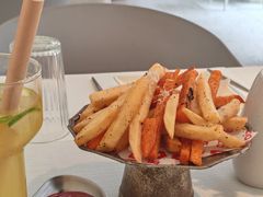 -春树下·树屋花房西餐厅(罍街AS1980店)