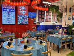 -刘姐啤酒鱼民族演艺餐厅(西街总店)