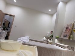 -苗方清颜专业祛痘·皮肤管理