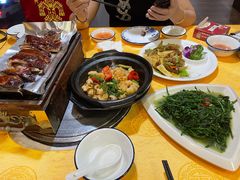 -东方之猪四更烤乳猪(金垦总店)