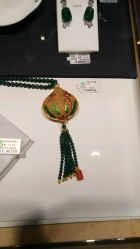 -北京七彩云南翡翠珠宝旗舰店(月坛店)