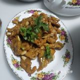 周末小聚，让我们多了一丝开心。舒服地吃了东北锅包肉