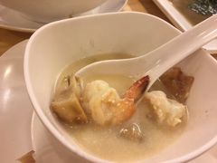 -J Daeng Seafood