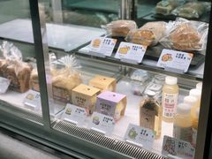 面包甜点陈列柜-喜茶(北京华贸购物中心店)