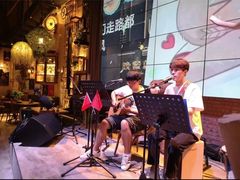 -临界音乐酒馆·小龙虾·江湖菜(华熙LIVE·鱼洞店)