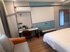 -轻住·仰望未来酒店(南昌八一广场店)