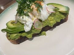 牛油果温泉蛋吐司-O'mills Sourdough Bakery&Bistro(永嘉路店)