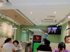 大堂-丽丽三鲜螺蛳粉(田林路店)
