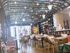 -钟书阁(松江泰晤士小镇店)