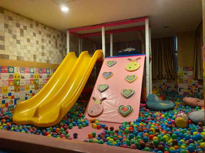 汤润俪池-"!给三星半主要是看门面装修的比较好,但是.