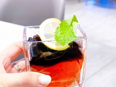 焦糖双色冰粉-鱼酷活鱼烤鱼(恒隆广场店)