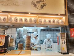 -馋三尺蟹粉小笼(人民广场店)
