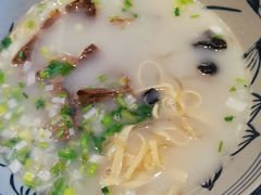 熬足八小时牛肉汤-牛三哥洛阳牛肉汤(生态城店)