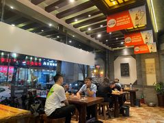 大堂-王明古法砂锅居(开化寺店)