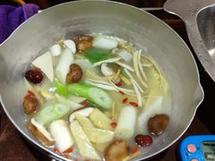 -滇香肴·云南菜蒸汽石锅鱼(云南北路店)