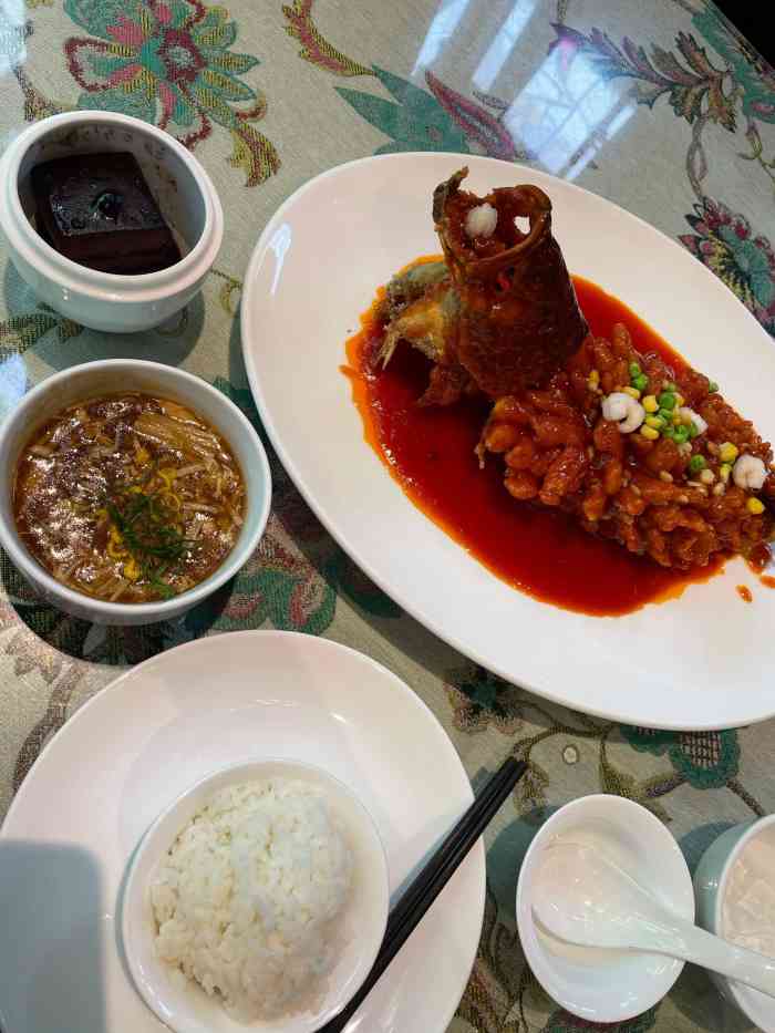 知味观·味庄(杨公堤店)-"给大家推荐龙井虾仁,东坡扣肉,还有西湖妩.