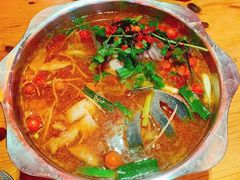 酸汤鱼-野山舂·贵州现舂酸汤火锅(鸿通城店)