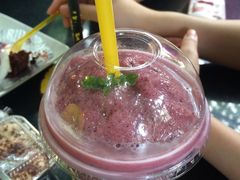 -莓园冰淇淋店