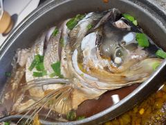 -阿瓦山寨·湘菜现炒·剁椒鱼头王(咸阳总店)