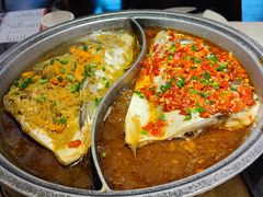 -阿瓦山寨·湘菜现炒·剁椒鱼头王(咸阳总店)
