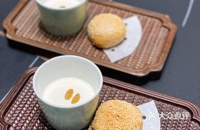 Handmade Old Yogurt with Radish Crisp