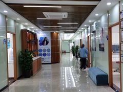 -茂菊口腔连锁(浦东南路店)