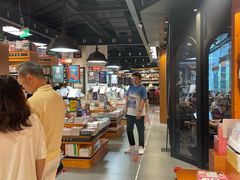 -西西弗书店&矢量咖啡(凯德晶萃广场店)
