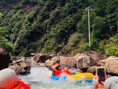-安吉龙王山峡谷漂流