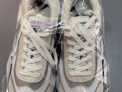 -京伟修鞋洗鞋奢侈品皮具护理店